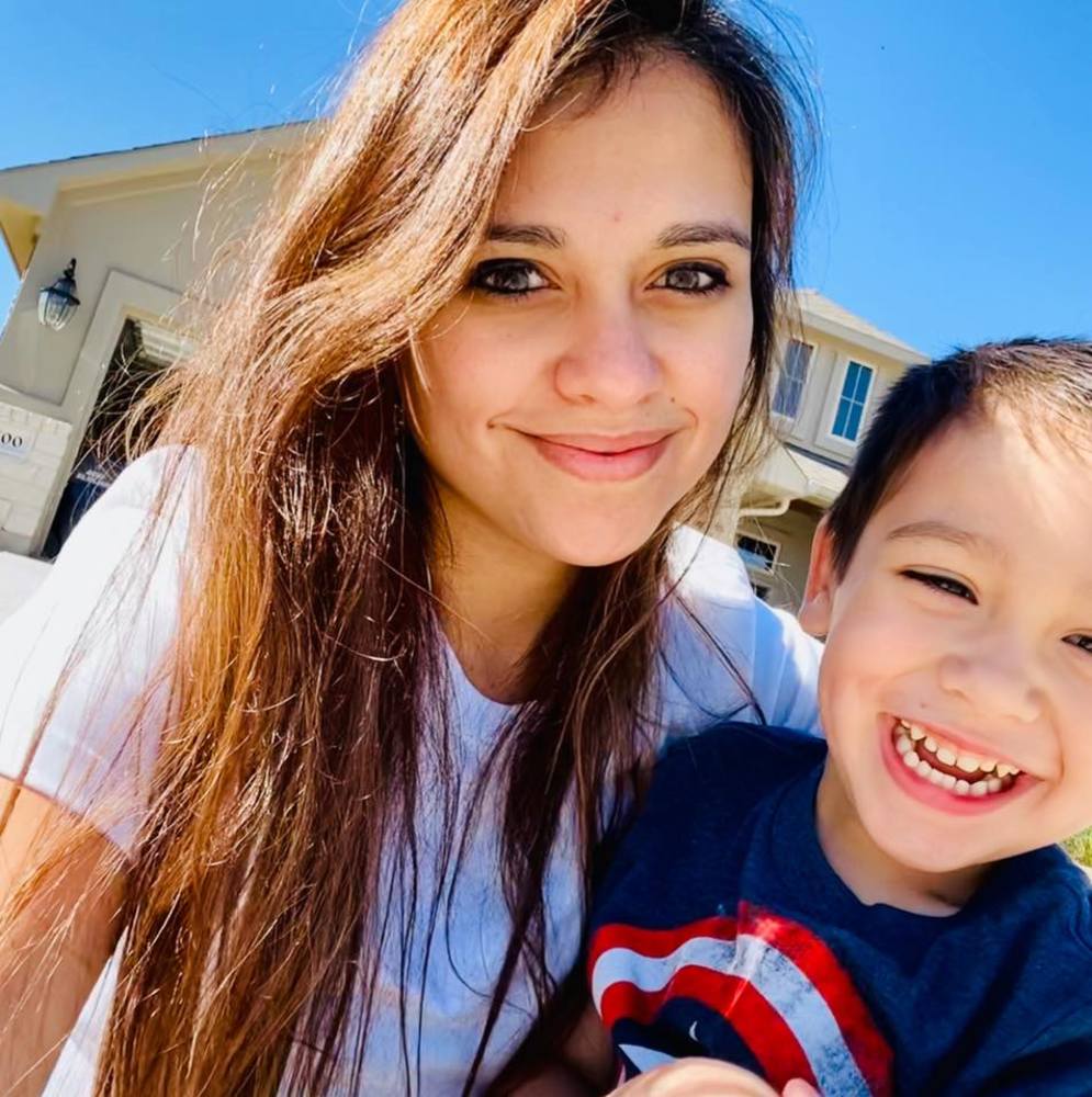 Meet your Posher, Clarissa